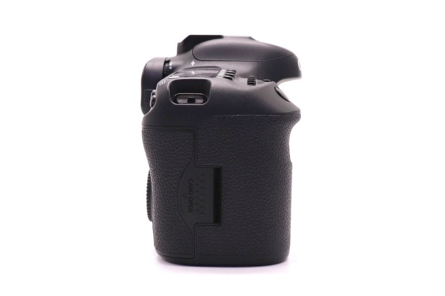 Canon EOS 7D Mark II body (пробег 68700 кадров)