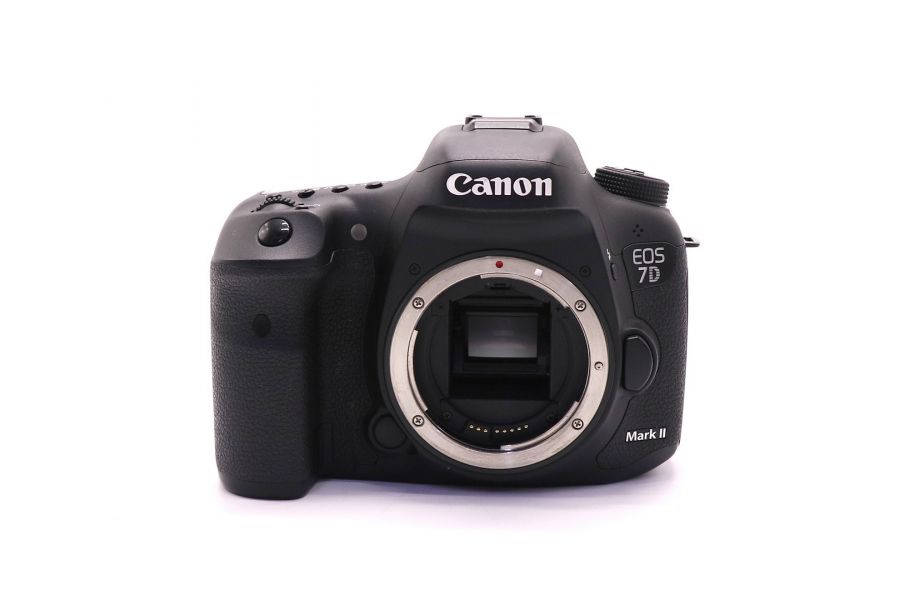 Canon EOS 7D Mark II body (пробег 68700 кадров)