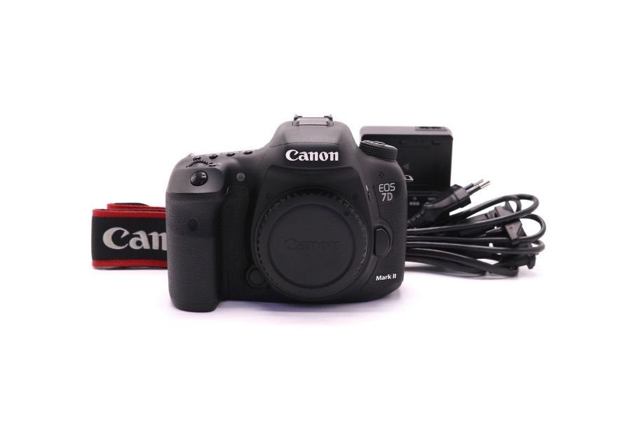 Canon EOS 7D Mark II body (пробег 68700 кадров)