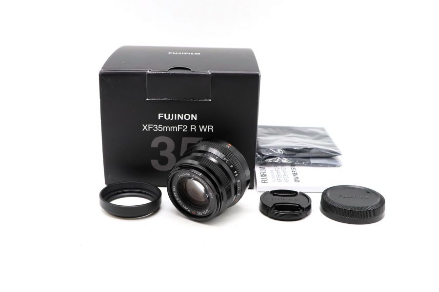 Fujifilm XF 35mm f/2 R WR в упаковке