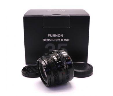 Fujifilm XF 35mm f/2 R WR в упаковке