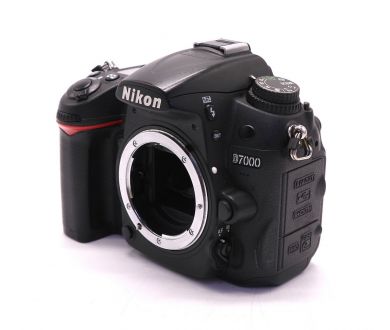 Nikon D7000 body (пробег 67000 кадров)