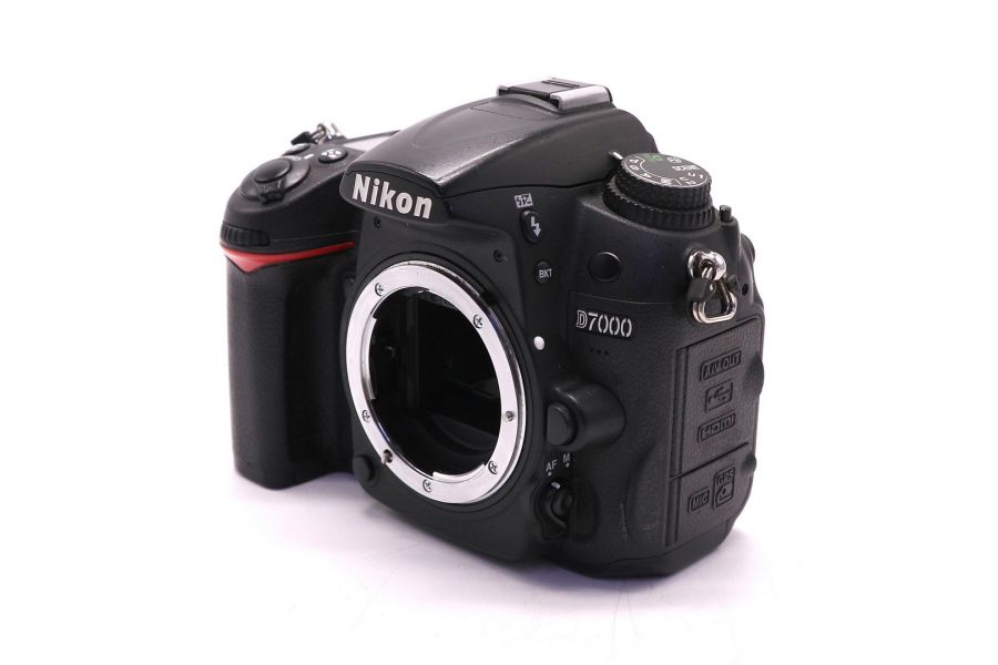 Nikon D7000 body (пробег 67000 кадров)