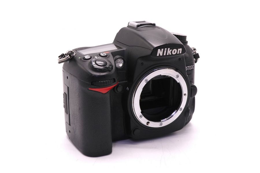 Nikon D7000 body (пробег 67000 кадров)