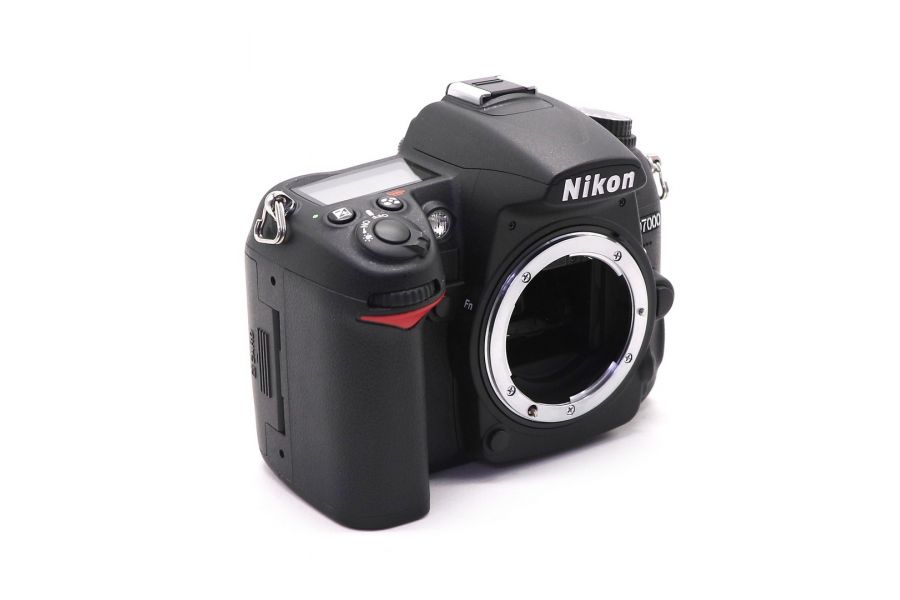 Nikon D7000 body (пробег 1010 кадров)