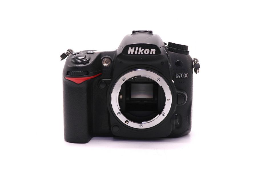 Nikon D7000 body (пробег 67000 кадров)