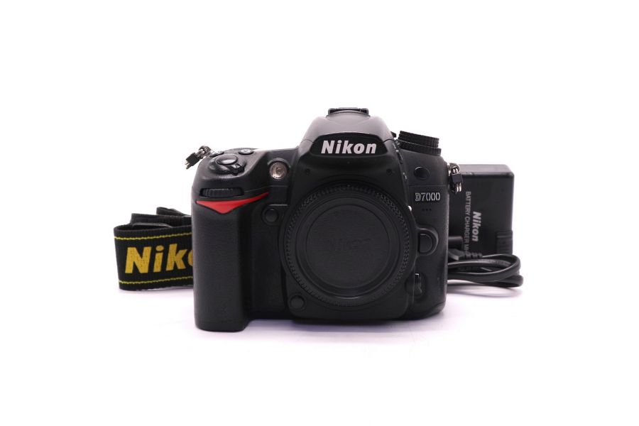 Nikon D7000 body (пробег 67000 кадров)