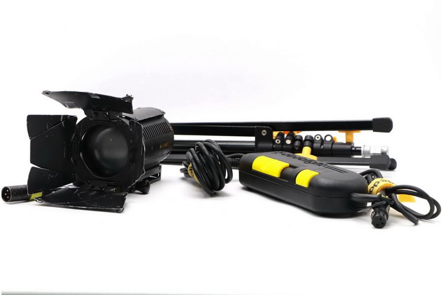 Осветитель Dedolight DLH3