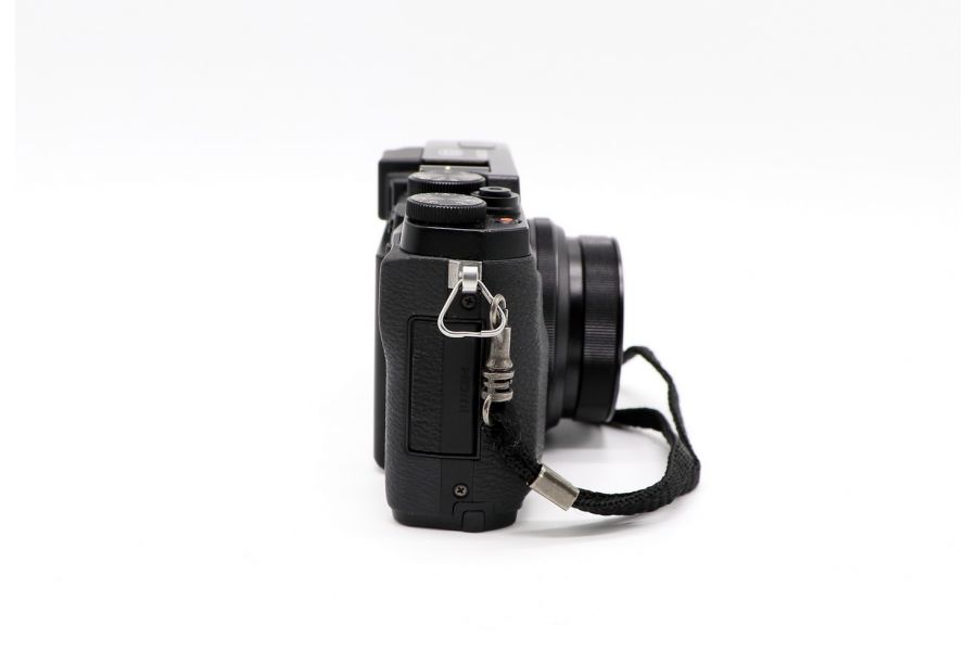 Fujifilm X30 в упаковке