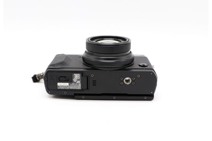 Fujifilm X30 в упаковке