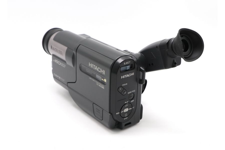 Видеокамера Hitachi VM-E338E (Japan, 1997)