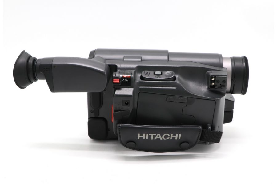 Видеокамера Hitachi VM-E338E (Japan, 1997)