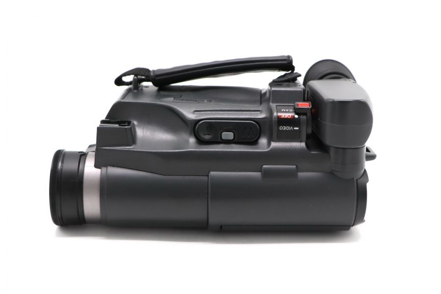 Видеокамера Hitachi VM-E338E (Japan, 1997)