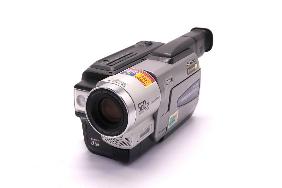 Видеокамера Sony CCD-TRV78E