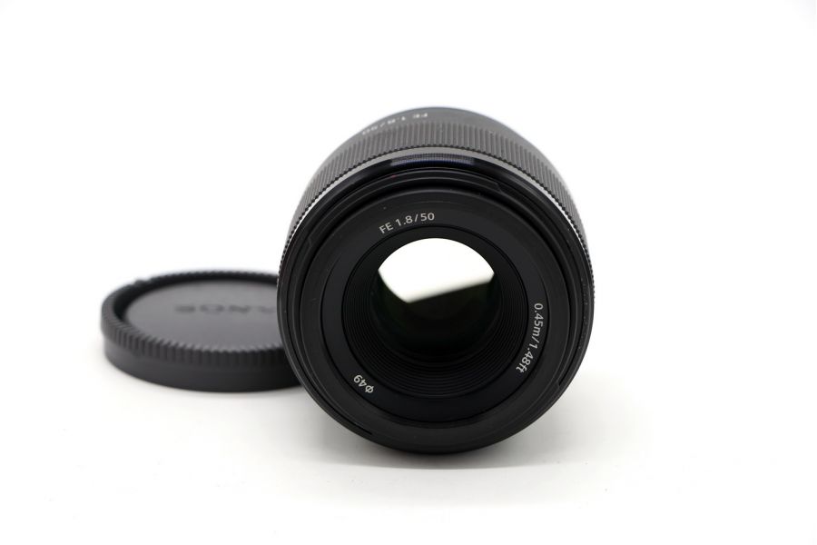 Sony FE 1.8/50 (SEL-50F18F) в упаковке