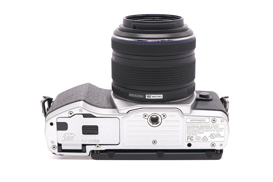 Olympus OM-D E-M10 kit (пробег 10710 кадров)