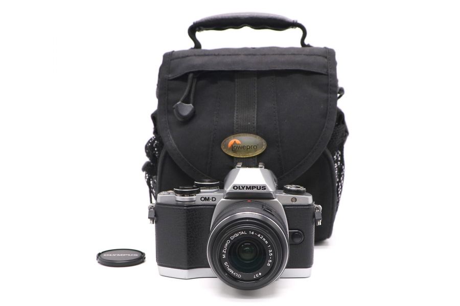 Olympus OM-D E-M10 kit (пробег 10710 кадров)