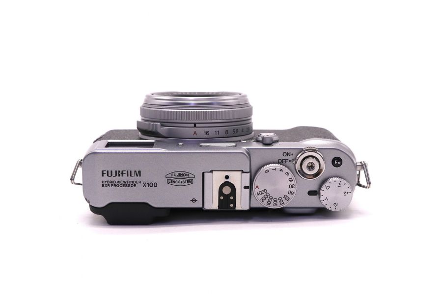 Fujifilm X100 в упаковке