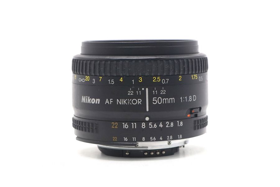 Nikon 50mm f/1.8D AF Nikkor