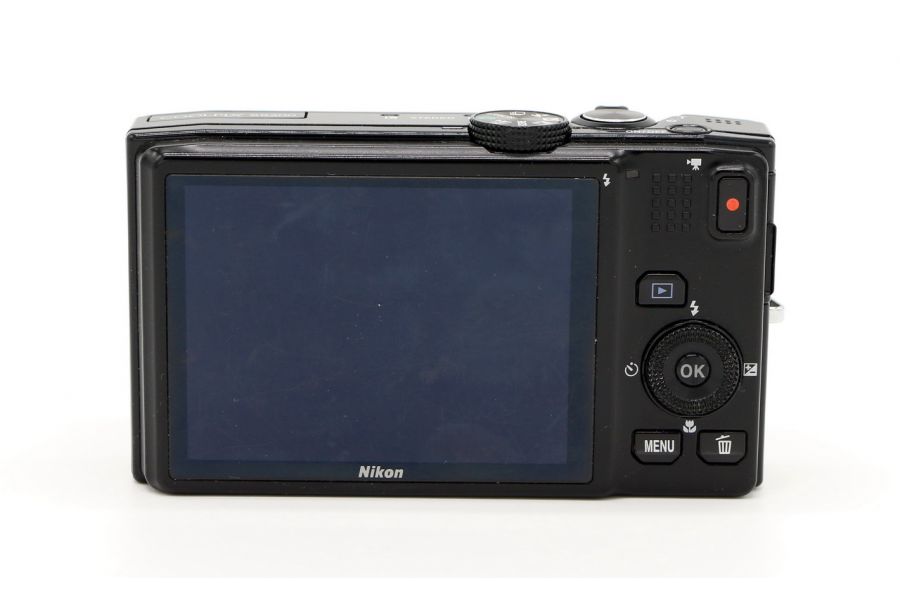 Nikon coolpix S8200