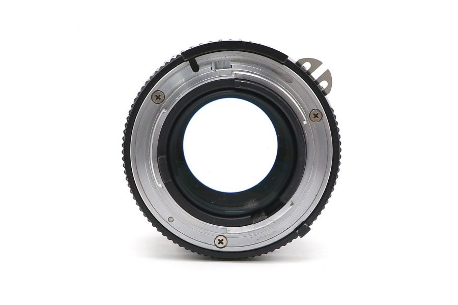Nikon 105mm f2.5 Nikkor (Japan)