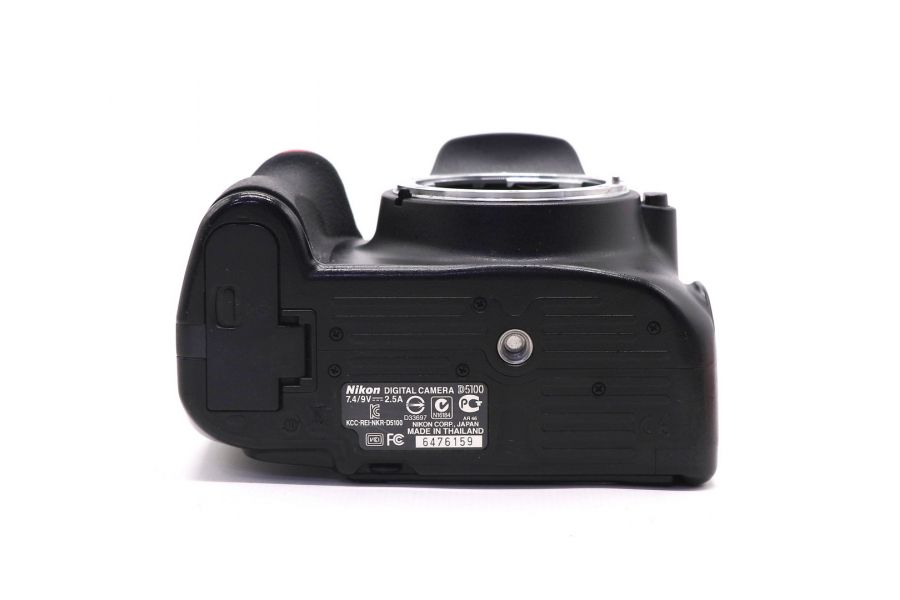 Nikon D5100 body (пробег 34500 кадров)
