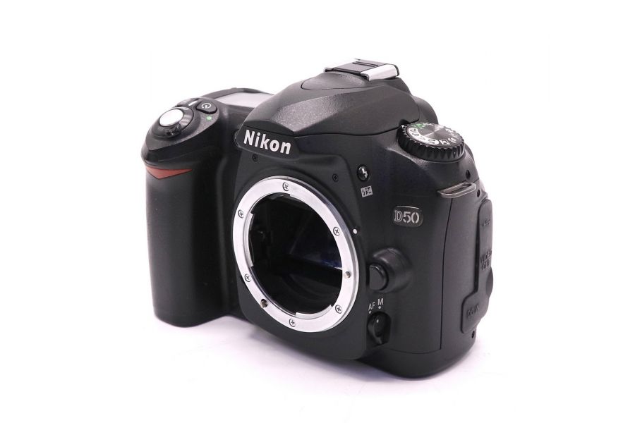 Nikon D50 body (пробег 5800 кадров)