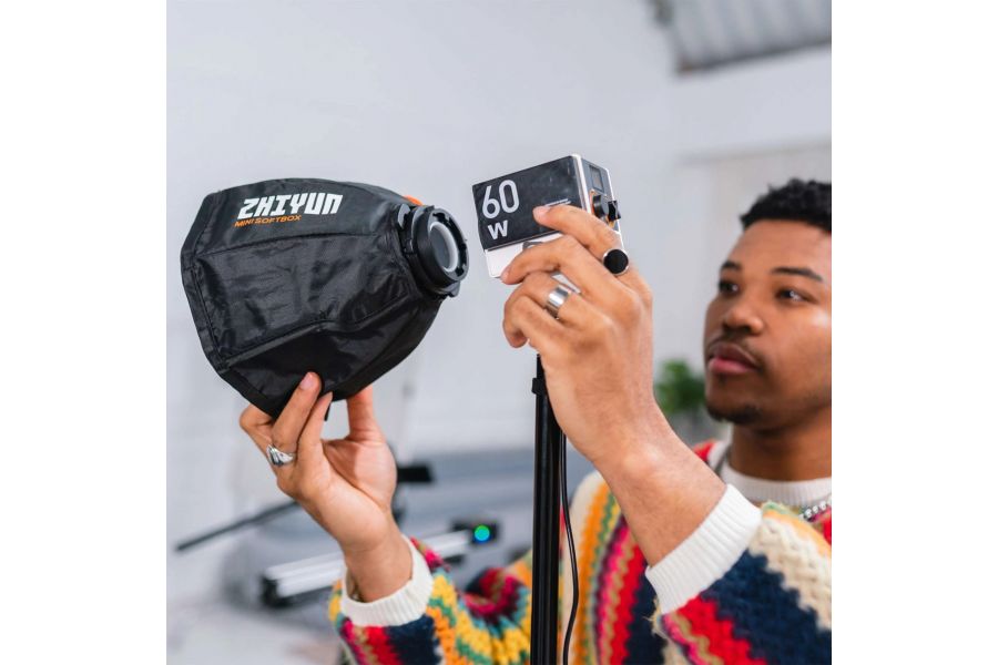 Осветитель Zhiyun MOLUS G60