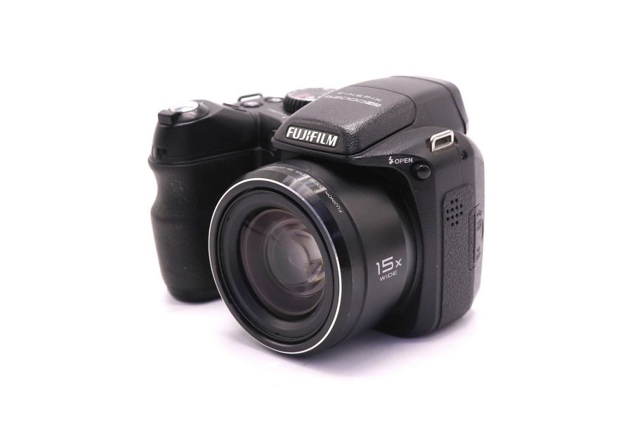 Fujifilm FinePix S2000 компактный фотоаппарат