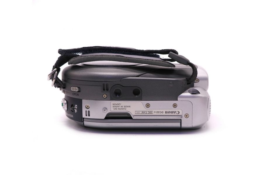 Видеокамера Canon DC22 в упаковке