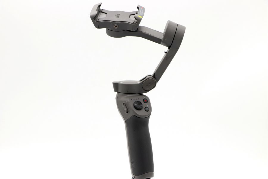 Электрический стабилизатор для смартфона DJI Osmo Mobile 3 Combo
