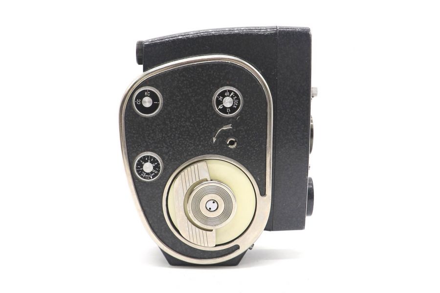 Кинокамера на 16-мм киноплёнку Кварц M / Quarz М