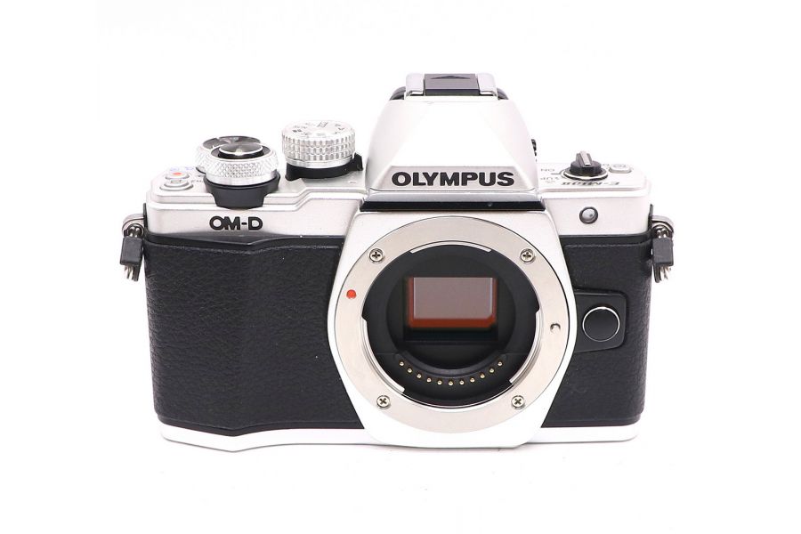 Olympus OM-D E-M10 Mark II body silver (пробег 1200 кадров)