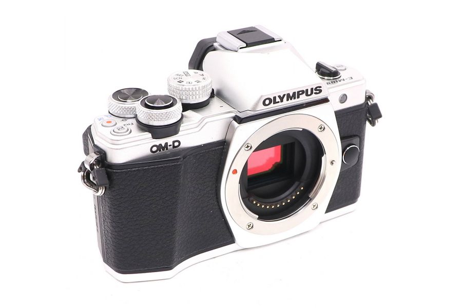 Olympus OM-D E-M10 Mark II body silver (пробег 1200 кадров)