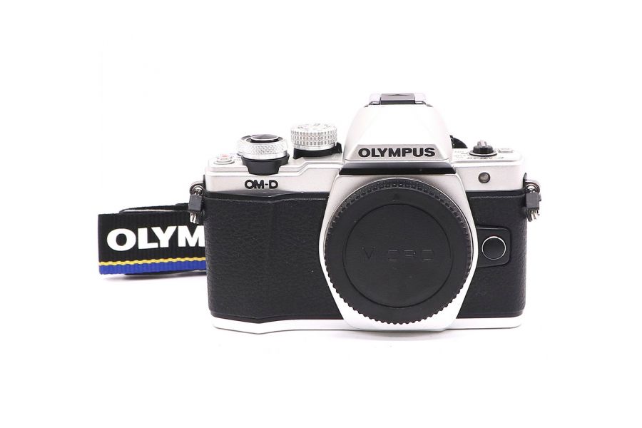 Olympus OM-D E-M10 Mark II body silver (пробег 1200 кадров)