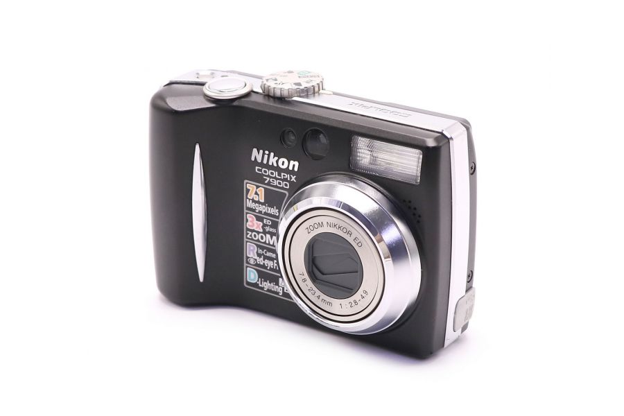 Nikon Coolpix 7900 в упаковке