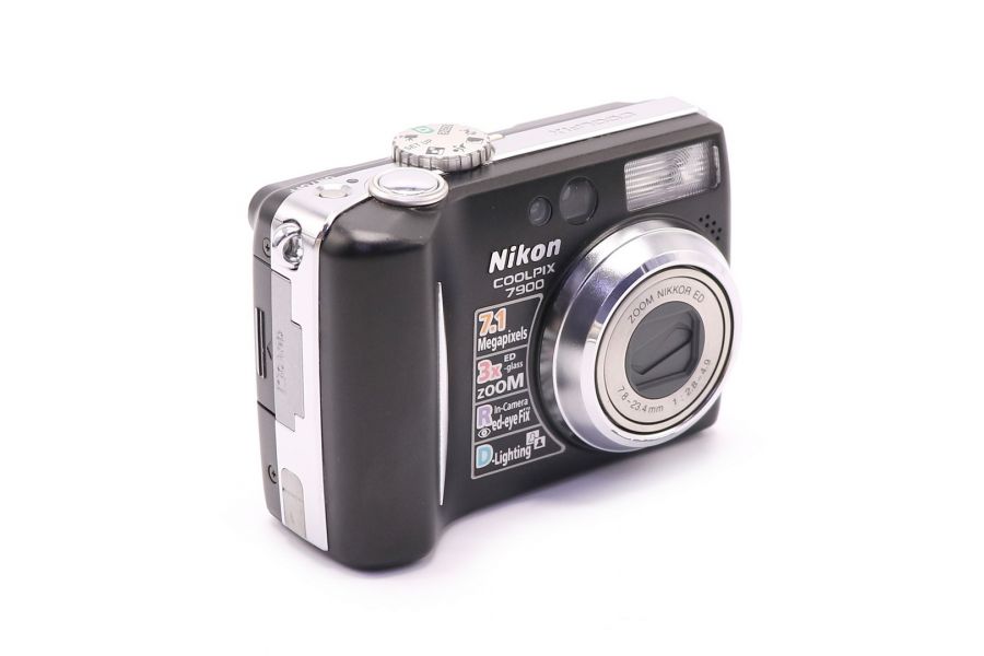 Nikon Coolpix 7900 в упаковке