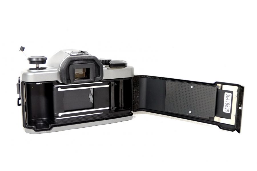 Vivitar V3800s + Vivitar MC 1.7/50 (Japan, 2002)