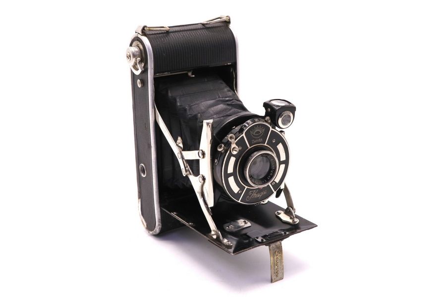 Jhagee +  Jhagee-Anastigmat 6.3/105mm