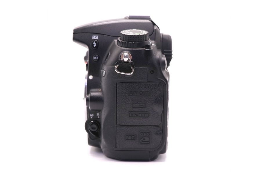 Nikon D7000 body (пробег 180000 кадров)