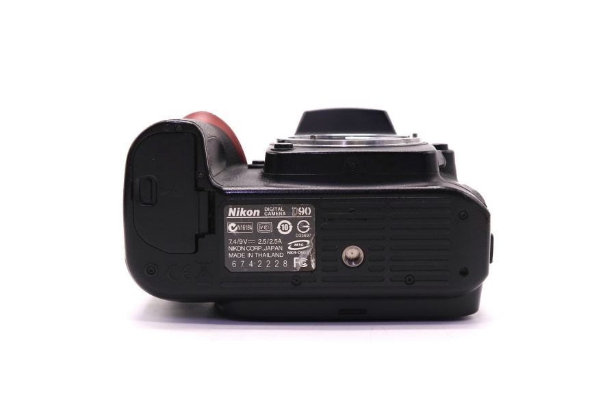 Nikon D90 body (пробег 68100 кадров)