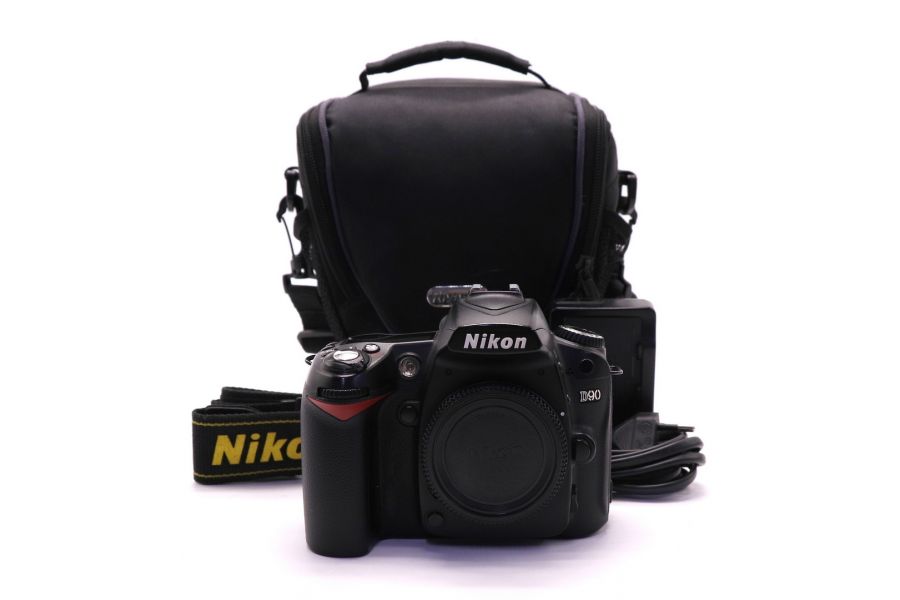 Nikon D90 body (пробег 68100 кадров)