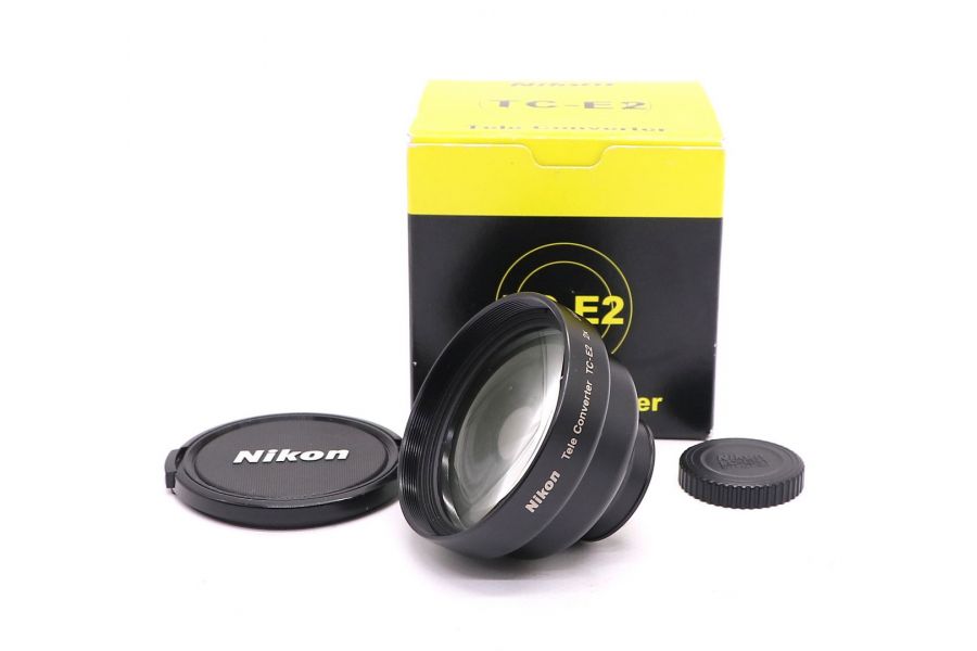 Телеконвертер Nikon TC-E2 2x в упаковке