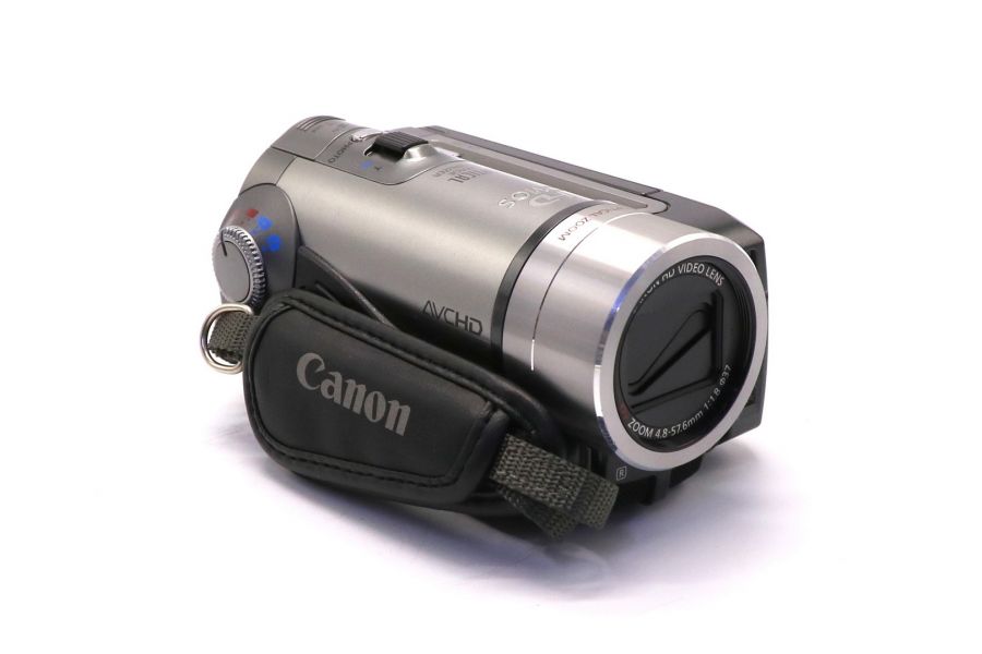 Видеокамера Canon HF100 в упаковке