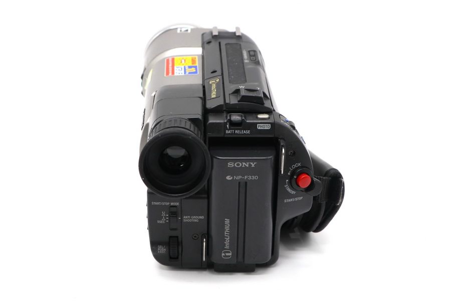 Видеокамера Sony CCD-TR3200E