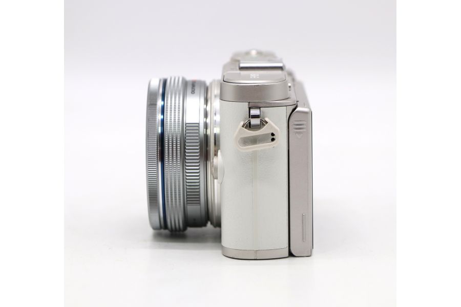 Olympus Pen E-PL9 kit в упаковке (пробег 8345 кадров)