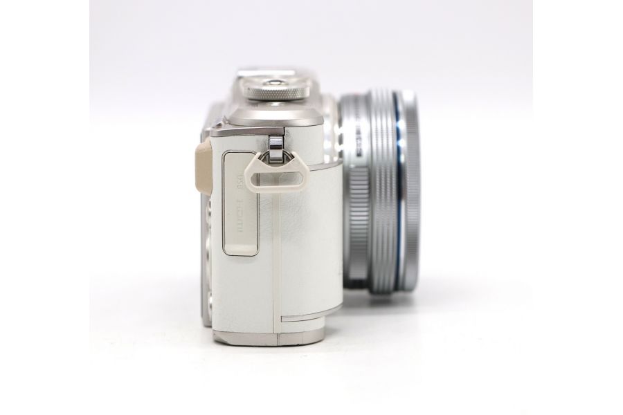 Olympus Pen E-PL9 kit в упаковке (пробег 8345 кадров)