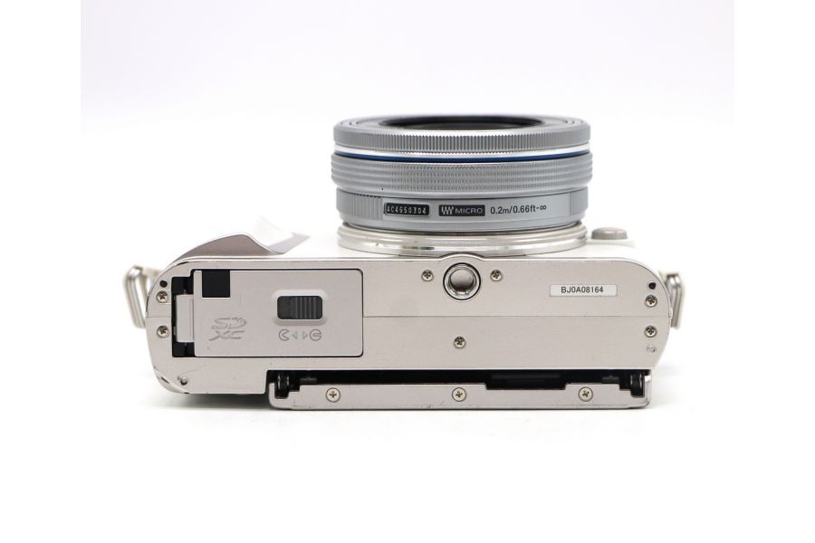 Olympus Pen E-PL9 kit в упаковке (пробег 8345 кадров)