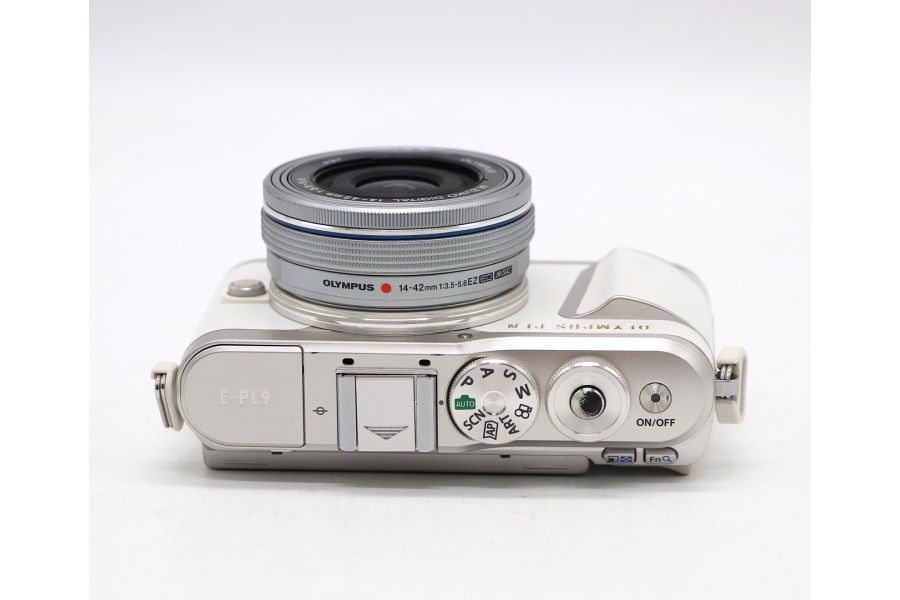 Olympus Pen E-PL9 kit в упаковке (пробег 8345 кадров)