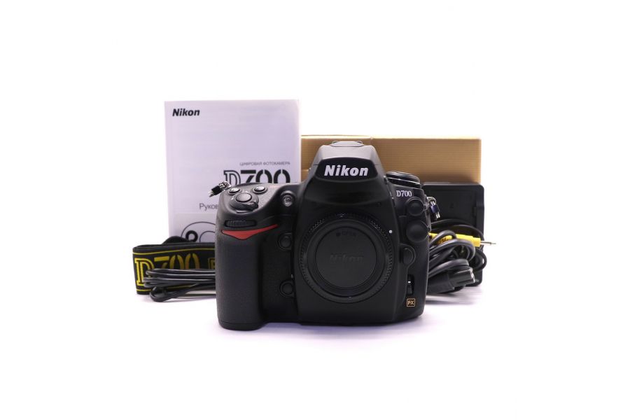 Nikon D700 body в упаковке (пробег 1930 кадров)